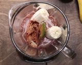 A picture of step 1 of Choco Avocado Smoothie.