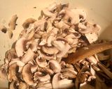 รูปขั้นตอนการทำที่ 2 ของ ซุปครีมเห็ดCream of Mushroom Soup
