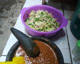 Foto langkah ke 2 dari resep Karedok muantul😁.