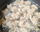รูปขั้นตอนการทำที่ 2 ของ บะหมี่กึ่งฯหมูสับต้มยำ (แบบปรุงรสเอง)