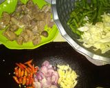 Foto langkah ke 1 dari resep Tumisan Kaya Asam Folat.