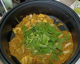รูปขั้นตอนการทำที่ 5 ของ อกไก่ผัดผงกะหรี่ (สูตรไม่ใส่นมข้น)