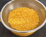 A picture of step 2 of Yellow Moong Dal Dhokla.
