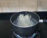 Foto langkah ke 1 dari resep Bihun Kari Ayam.