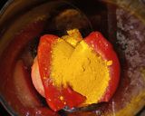 Foto del paso 1 de la receta: Salsa de tomate con pimientos y cúrcuma "Medicinal"