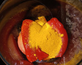Foto del paso 1 de la receta: Salsa de tomate con pimientos y cúrcuma "Medicinal"