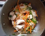 Foto del paso 2 de la receta: Noodles Yakisoba (con pollo y verduras salteadas al wok)