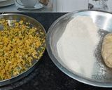 A picture of step 1 of Radish potato paratha.
