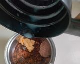 A picture of step 4 of Poha chocolate magic 🍫🍫.