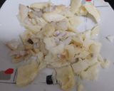 Foto del paso 2 de la receta: Tortilla de papas, calabacín y bacalao