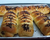 Foto langkah ke 5 dari resep Roti Manis Jumbo Isi Pisang.