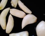 ટામેટાં લસણની ચટણી (Tomato Garlic Chutney Recipe In Gujarati) રેસીપી સ્ટેપ1ફોટો