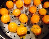 Hình bước làm 2 của món Bánh Bao nhân trứng muối