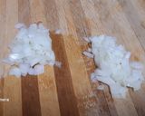 Foto del paso 1 de la receta Ensalada de salmón ahumado con aderezo de alcaparras