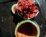 Hình bước làm 1 của món Cocktail dưa hấu Sải Duần và rượu táo mèo Sapa