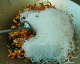 Foto langkah ke 5 dari resep Martabak Bihun Madura.