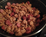 Foto del paso 3 de la receta: Carne Picada con Salchichas y huevo
