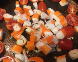 Foto del paso 2 de la receta: Budín de acelgas con cherries y surimi