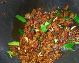 Foto langkah ke 6 dari resep Orek Tempe Daun Jeruk Goreng Kering.