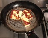 Foto del paso 1 de la receta: Bollo de maíz con aguacate y queso asado