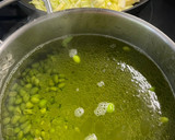 Foto del paso 2 de la receta: Ensalada tibia de arroz con langostinos y edamame