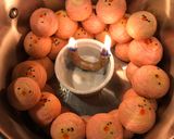 รูปขั้นตอนการทำที่ 12 ของ ขนมเปี๊ยะไส้ไข่แดง หวานน้อย แป้งบางละลายในปาก