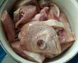 Foto langkah ke 1 dari resep Sup ikan kakap super gampang.