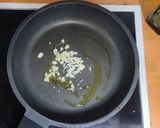 Foto del paso 2 de la receta: Tostón de aguacate y tomate confitado