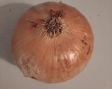 Foto del paso 2 de la receta: Tortilla de calabacín y cebolla