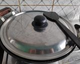 A picture of step 4 of দই কাতলা (curd fish curry).