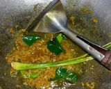 Foto langkah ke 3 dari resep Ayam goreng lengkuas.