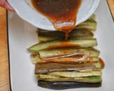 Foto langkah ke 4 dari resep Terong Kukus Cabe Bawang Siram Saus Tiram.