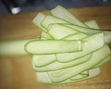 Foto del paso 1 de la receta Rollitos de calabacín con salmón y queso
