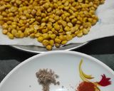A picture of step 4 of Dalmutt namkeen.