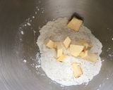 Une image de l'étape 4 de Pâte brisée aux coings et au lait.