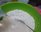Foto langkah ke 1 dari resep Kulit risoles tanpa telur.