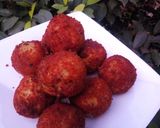 A picture of step 7 of Yam balls.