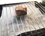 Foto del passaggio 7 della ricetta Filetto di vitello con crema di asparagi, e cipolla fritta