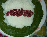 A picture of step 6 of Spinach sushi.