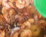 Foto langkah ke 4 dari resep Udang Goreng Mentega Saus Inggris.