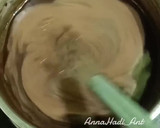 Foto langkah ke 3 dari resep Puding Coklat Susu Chia Seed Edible Flower.