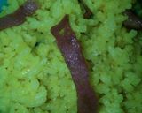 Foto langkah ke 5 dari resep NasGor Kunyit Daging Asap.
