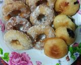Foto langkah ke 7 dari resep Donat empuk gula siram.