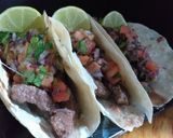Foto del paso 2 de la receta: Tacos de carne con salsas variadas