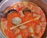 Foto langkah ke 2 dari resep Tom Yum Bakso Sosis.