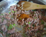 Foto del paso 2 de la receta: Ravioles de ricotta y espinaca con salsa de carne y tomate a la albahaca