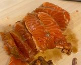 Hình bước làm 5 của món Salad cá hồi chín tái sốt teriyaki (Salad with medium-rare teriyaki salmon)