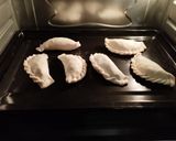 Foto del paso 3 de la receta: Con pollo a la parrilla: 6 empanadas! 😜