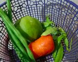 Foto langkah ke 1 dari resep Bening Daun Katuk.