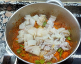 Foto del paso 3 de la receta: Guisado de calamarcitos y patatas